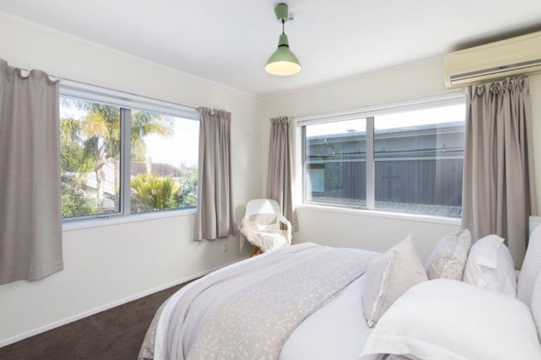 Photo of property in 13 Spinnaker Drive, Te Atatu Peninsula, Auckland, 0610