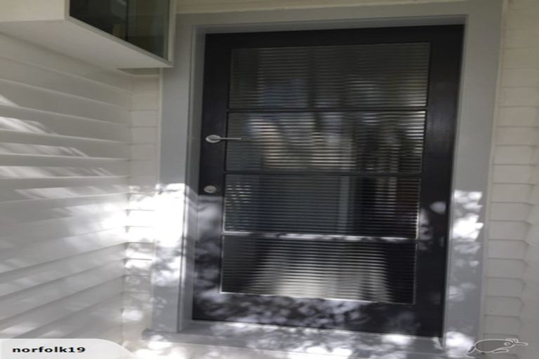 Photo of property in 98 Melbourne Road, Island Bay, Wellington, 6023
