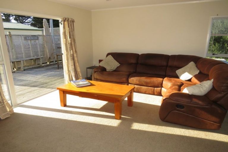 Photo of property in 3 Mayfair Close, Whitianga, 3510