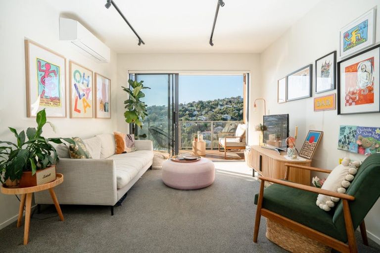 Photo of property in 63u6 Tiketike Way, Brooklyn, Wellington, 6021