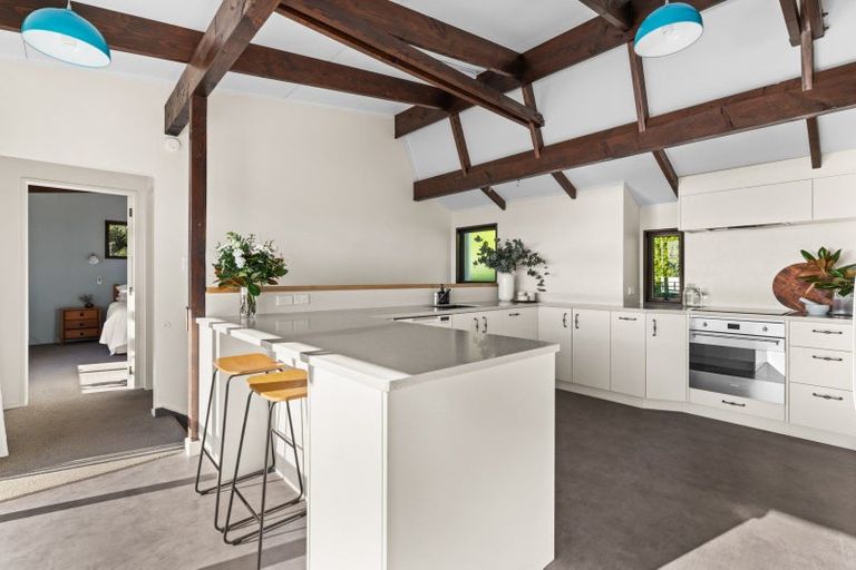 Photo of property in 21 Denholm Road, Hospital Hill, Napier, 4110