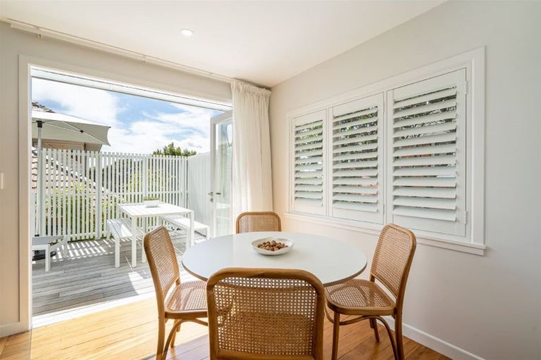 Photo of property in 1/121 Ocean View Road, Hillcrest, Auckland, 0627
