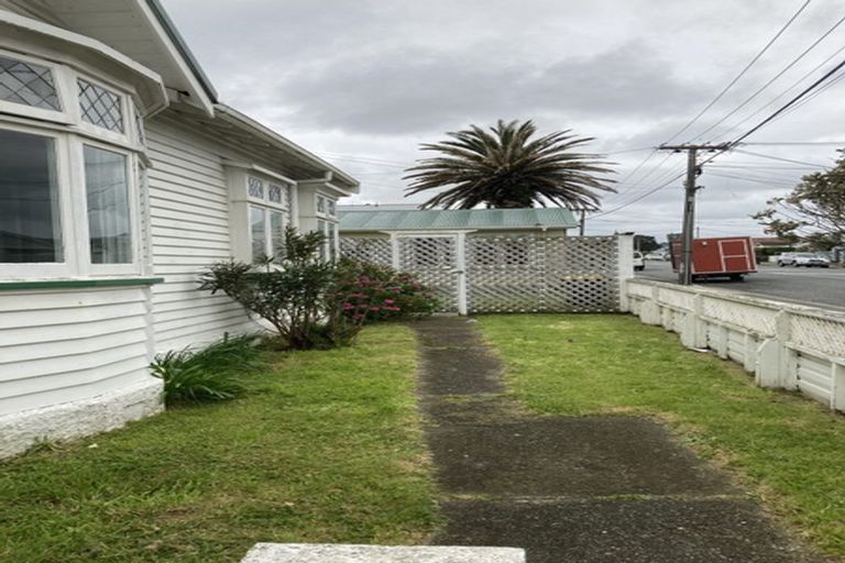 Photo of property in 88 Freyberg Street, Lyall Bay, Wellington, 6022