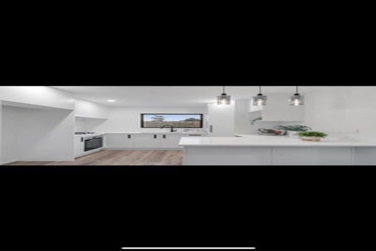 Photo of property in 67b Hutchinsons Road, Bucklands Beach, Auckland, 2014