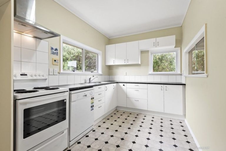 Photo of property in 23 Makara Road, Karori, Wellington, 6012
