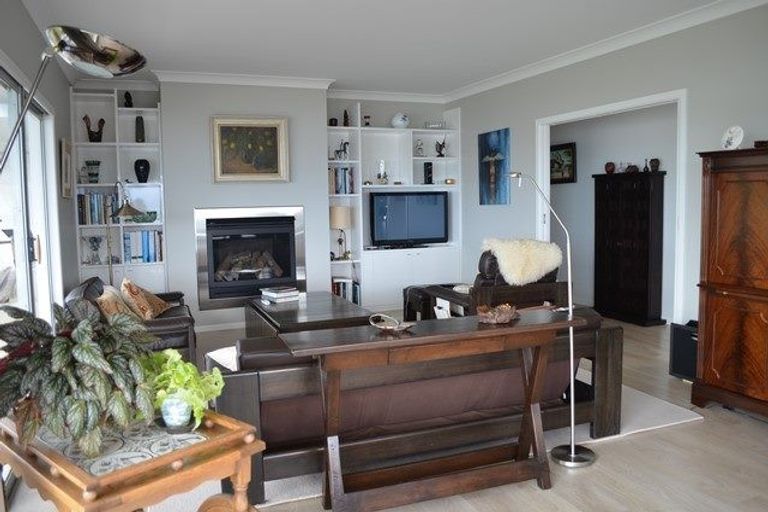 Photo of property in 18 Rama Crescent, Khandallah, Wellington, 6035