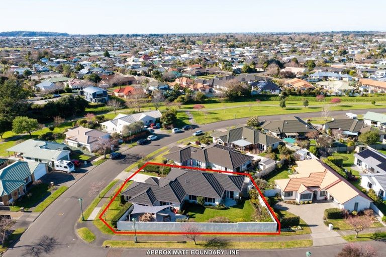 Photo of property in 33 Kensington Drive, Taradale, Napier, 4112