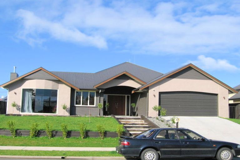 Photo of property in 51 Saint James Drive, Huntington, Hamilton, 3210