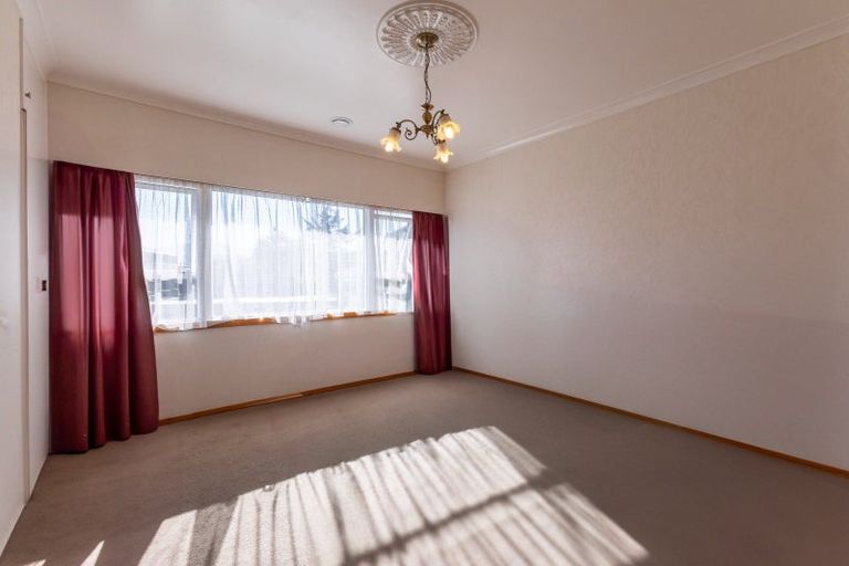 Photo of property in 18 Richardson Street, Woodville, 4920