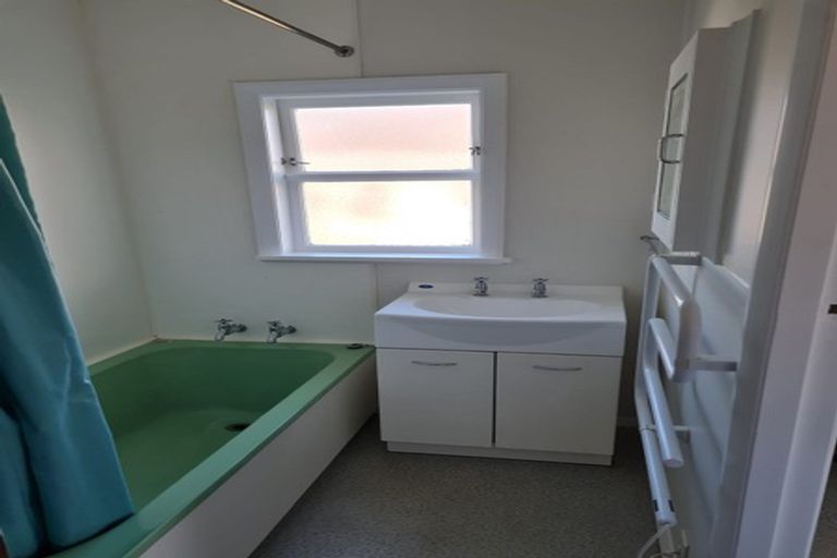 Photo of property in 11a Braithwaite Street, Karori, Wellington, 6012