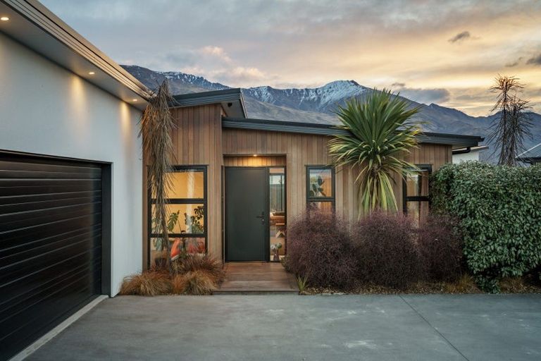 Photo of property in 5 Hollywood Rise, Wanaka, 9305
