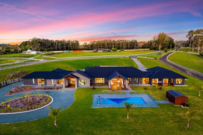 Photo of property in 1 Kaituhi Lane, Coatesville, 0793
