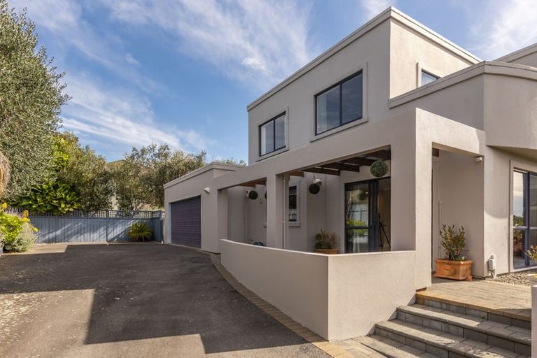 Photo of property in 87 Milne Drive, Paraparaumu, 5032