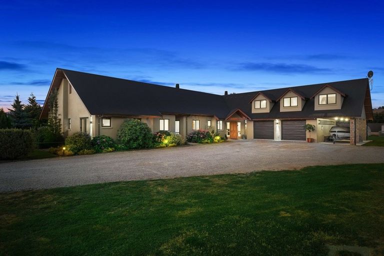 Photo of property in 24 Golf Course Road, Wanaka, 9305