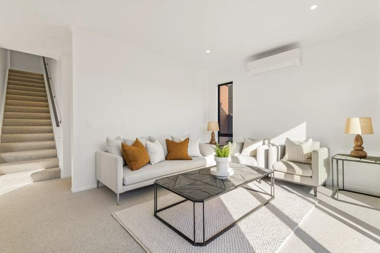 Photo of property in 3/241 Hill Road, The Gardens, Auckland, 2105