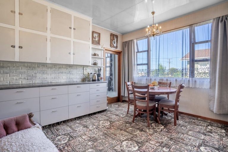Photo of property in 4 Albert Street, Winton, 9720