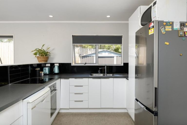 Photo of property in 73 Simpson Road, Papamoa Beach, Papamoa, 3118