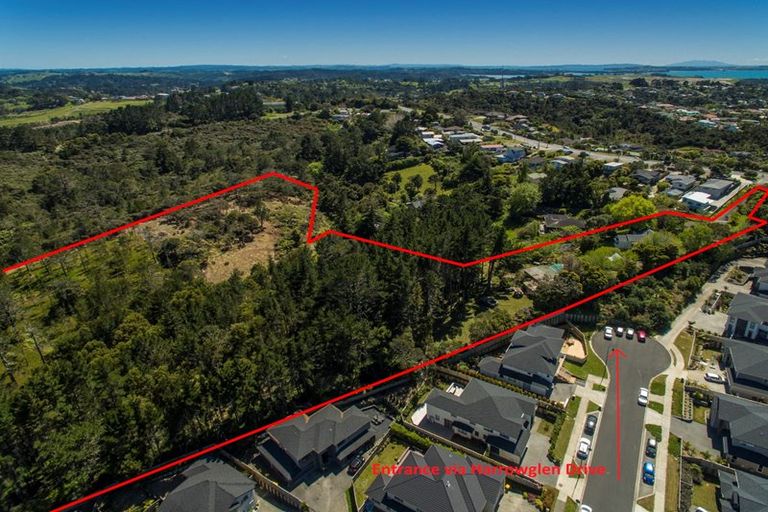 Photo of property in 1008 East Coast Road, Fairview Heights, Auckland, 0630