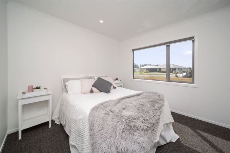 Photo of property in 7 Mercade Close, Stratford, 4332