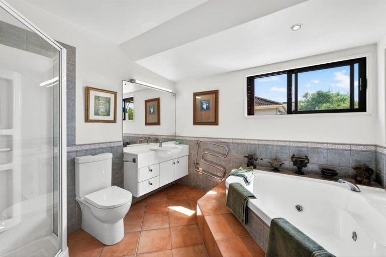 Photo of property in 12a Saltburn Road, Milford, Auckland, 0620