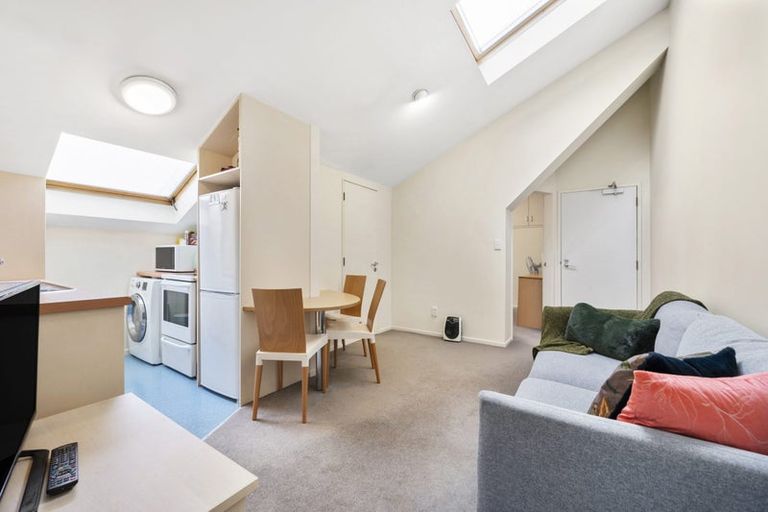 Photo of property in Courtenay Mews Apartments, 14/14u Alpha Street, Te Aro, Wellington, 6011