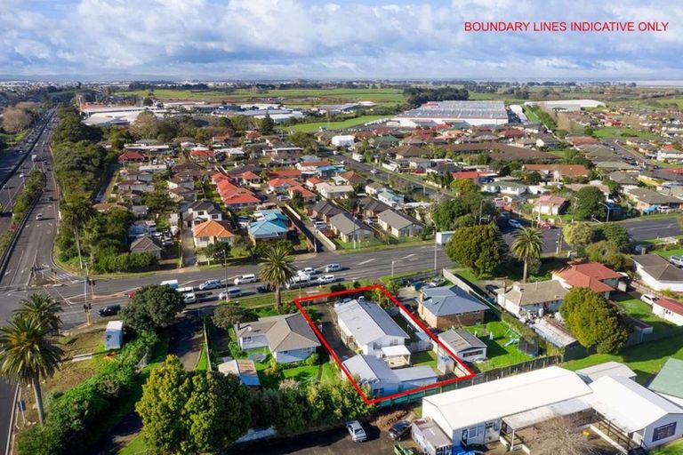 Photo of property in 489 Massey Road, Mangere, Auckland, 2022
