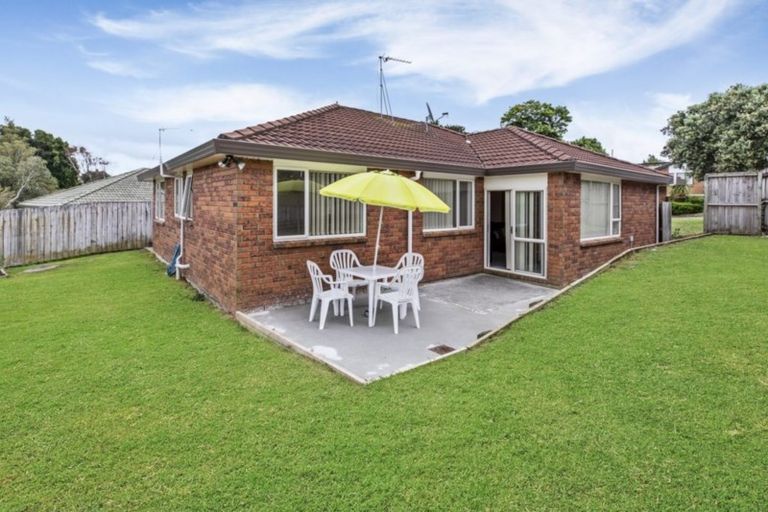 Photo of property in 18 Piriti Place, Weymouth, Auckland, 2103