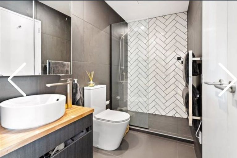 Photo of property in 2/165 Hobsonville Point Road, Hobsonville, Auckland, 0616