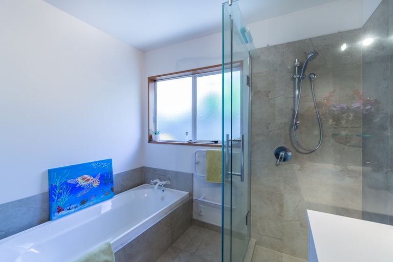 Photo of property in 125 Winters Road, Mairehau, Christchurch, 8052