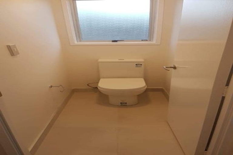 Photo of property in 2/47 Moire Road, Massey, Auckland, 0614