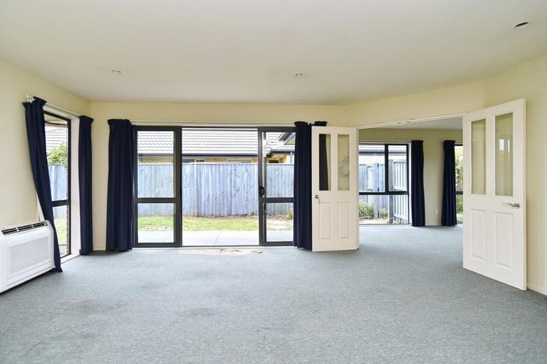 Photo of property in 35 Mounter Avenue, Northwood, Christchurch, 8051