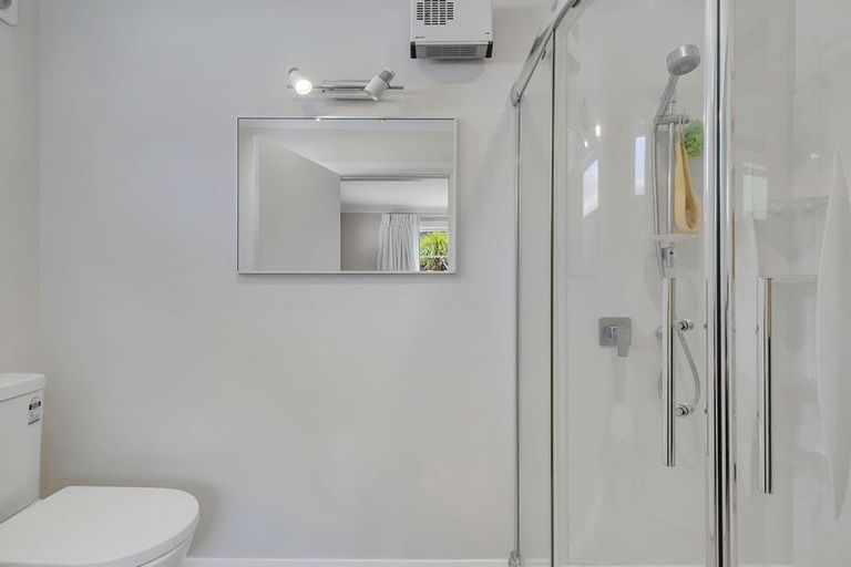 Photo of property in 34 Lincoln Avenue, Tawa, Wellington, 5028