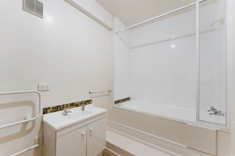 Photo of property in 17/246u Taranaki Street, Mount Cook, Wellington, 6011