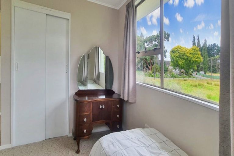 Photo of property in 24 Oaklea Avenue, Marton, 4710