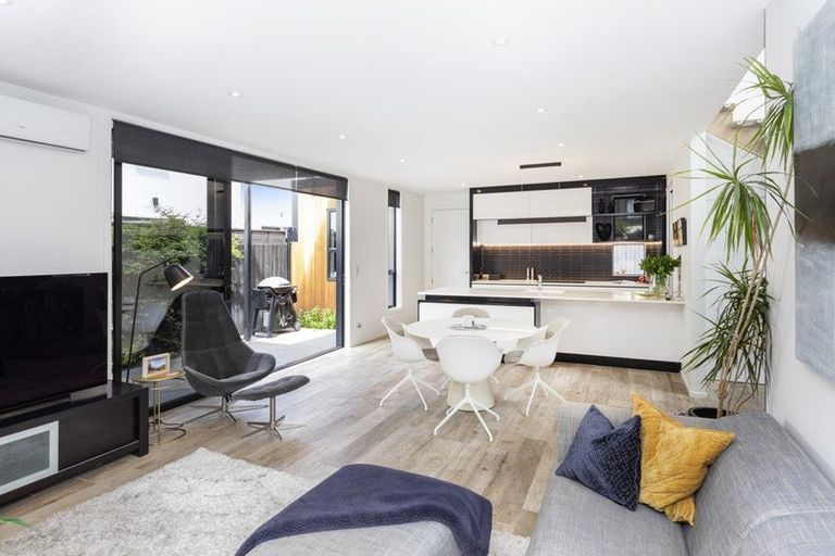 Photo of property in 43a Gracefield Avenue, Christchurch Central, Christchurch, 8013