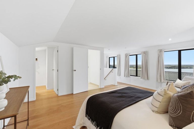 Photo of property in 39 Santa Maria Avenue, Mount Pleasant, Christchurch, 8081