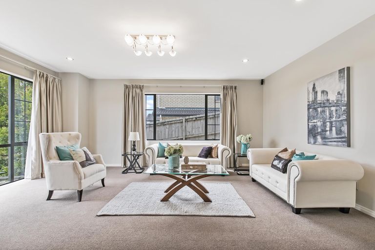 Photo of property in 99 Laurel Oak Drive, Schnapper Rock, Auckland, 0632