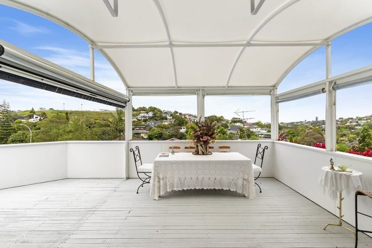 Photo of property in 6 Valdese Rise, Browns Bay, Auckland, 0630