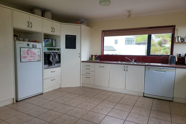 Photo of property in 17 Jordan Street, Island Bay, Wellington, 6023