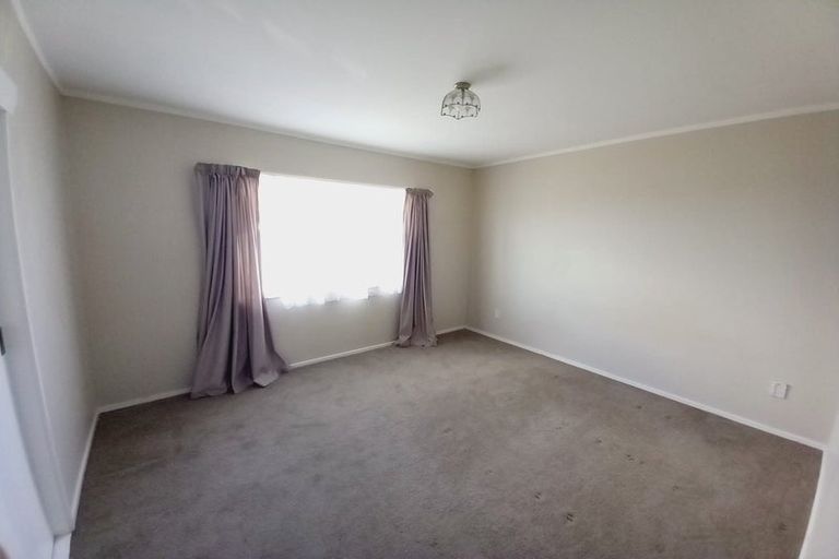 Photo of property in 2/65 Golf Road, New Lynn, Auckland, 0600