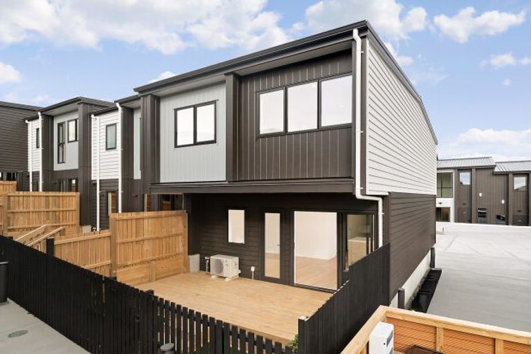 Photo of property in 5/145 Carlisle Road, Northcross, Auckland, 0632