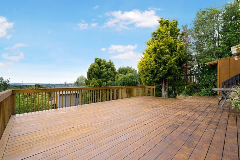 Photo of property in 229 Golf Road, Titirangi, Auckland, 0604