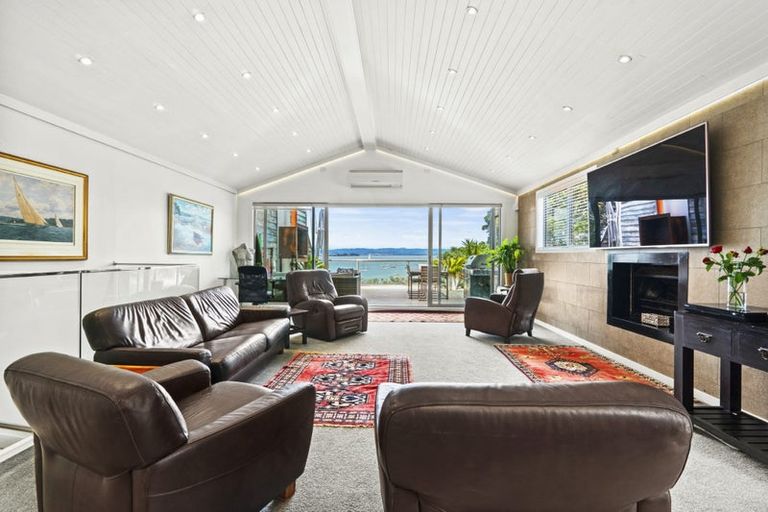 Photo of property in 80b Queen Street, Northcote Point, Auckland, 0627