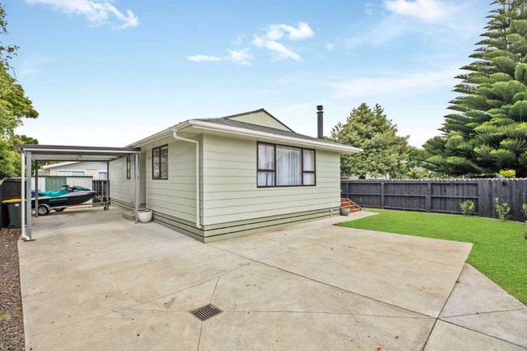 Photo of property in 70 Racecourse Road, Waiuku, 2123
