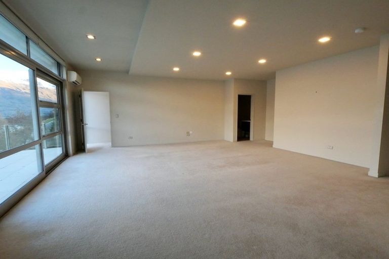 Photo of property in 2/11 Gum Lane, Queenstown, 9300