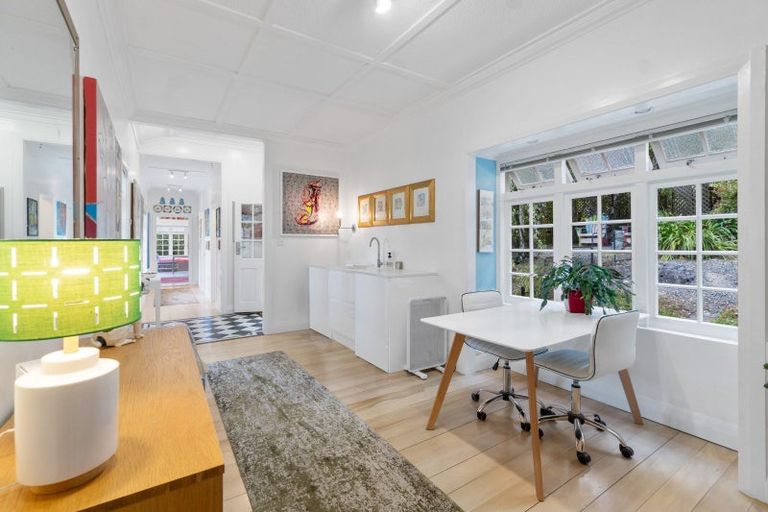 Photo of property in 319 Huia Road, Titirangi, Auckland, 0604