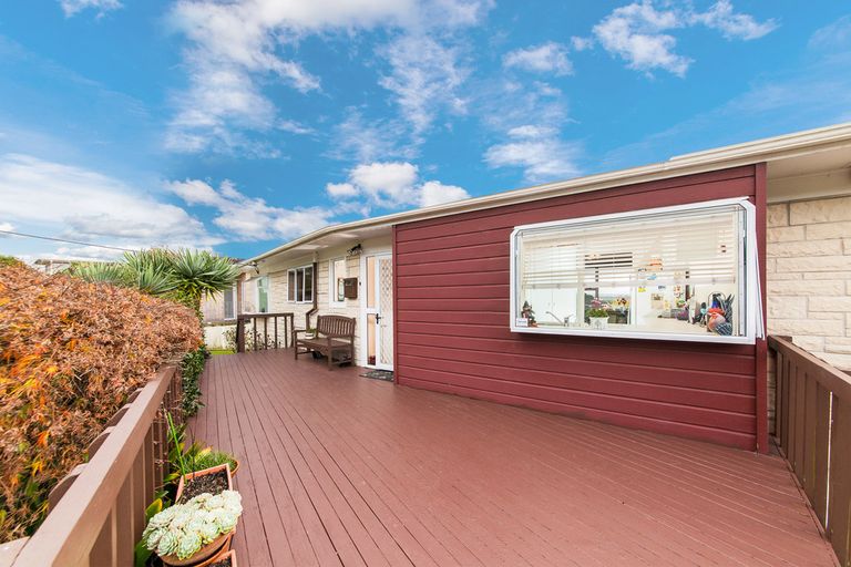 Photo of property in 466 Don Buck Road, Massey, Auckland, 0614