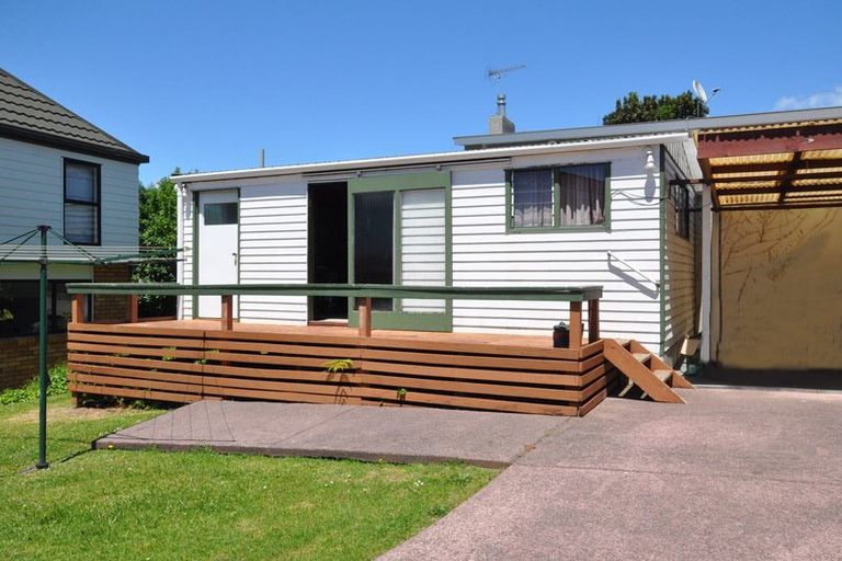 Photo of property in 1/22 Holland Road, Hillcrest, Auckland, 0627