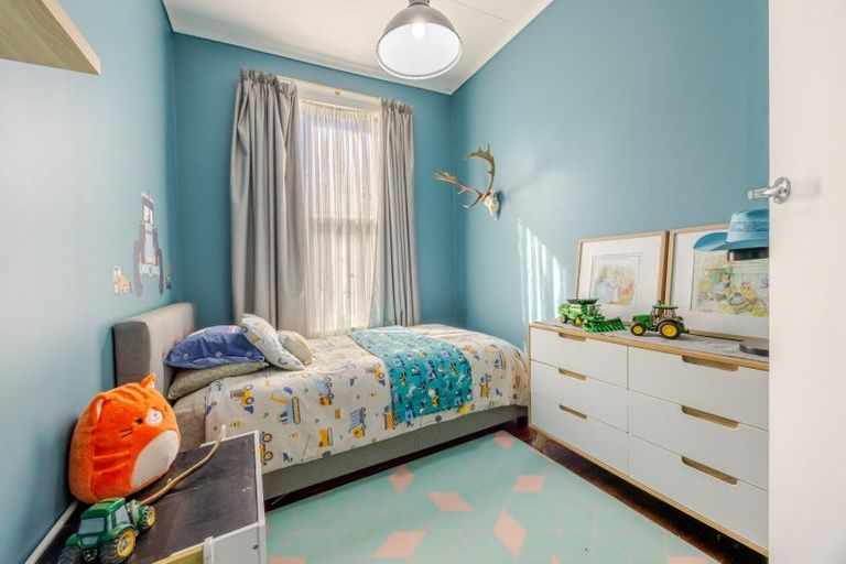 Photo of property in 8 Russell Street, Otane, 4202