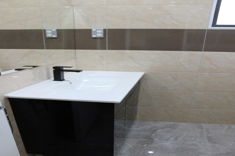 Photo of property in 52a Churchill Avenue, Manurewa, Auckland, 2102